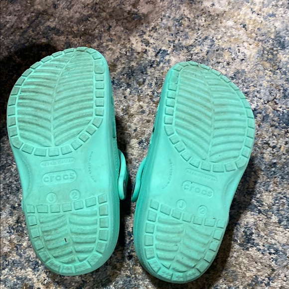 Crocs Kids Classic Clog - Green size 2 - Picture 3 of 3